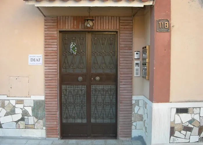 Vacanze Deaf בית נופש